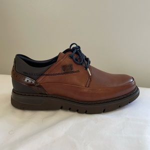 Fluchos, Celtic 9505, size 39 dress shoe (US size 7). New, never worn.